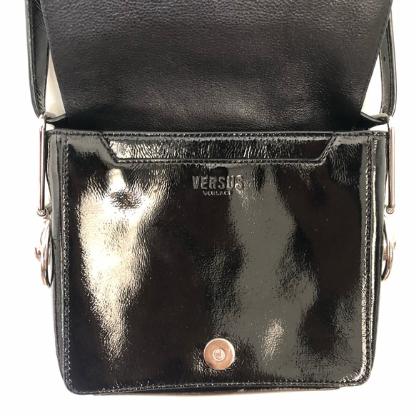 Versace Versus patent leather purse, lion hardware - Picture 9 of 11